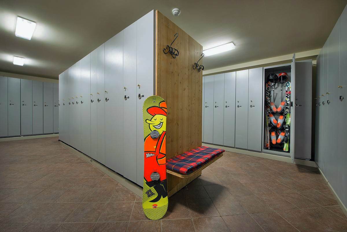 AR Skiroom