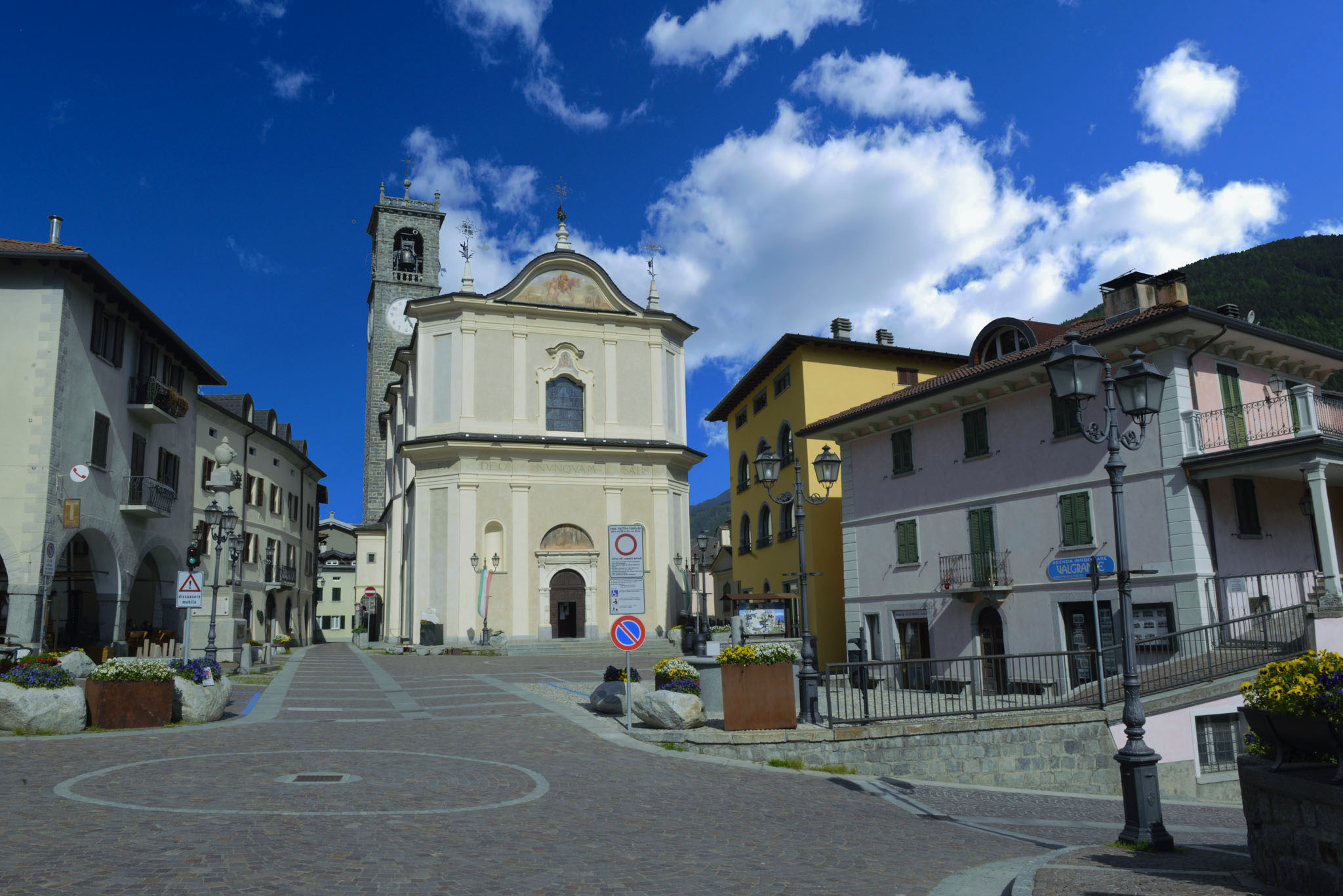 Vezza d'Oglio, chiesa di S. Martino (2).jpg
