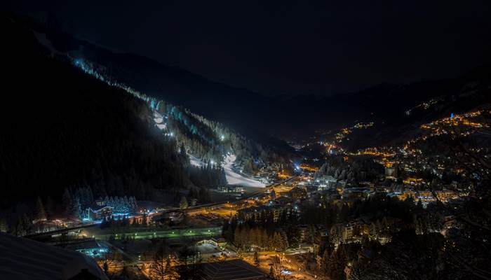 NIGHT SKIING - PONTE DI LEGNO SLOPE VALBIONE - SATURDAY NIGHT SKIING - PONTE DI LEGNO SLOPE VALBIONE - SATURDAY