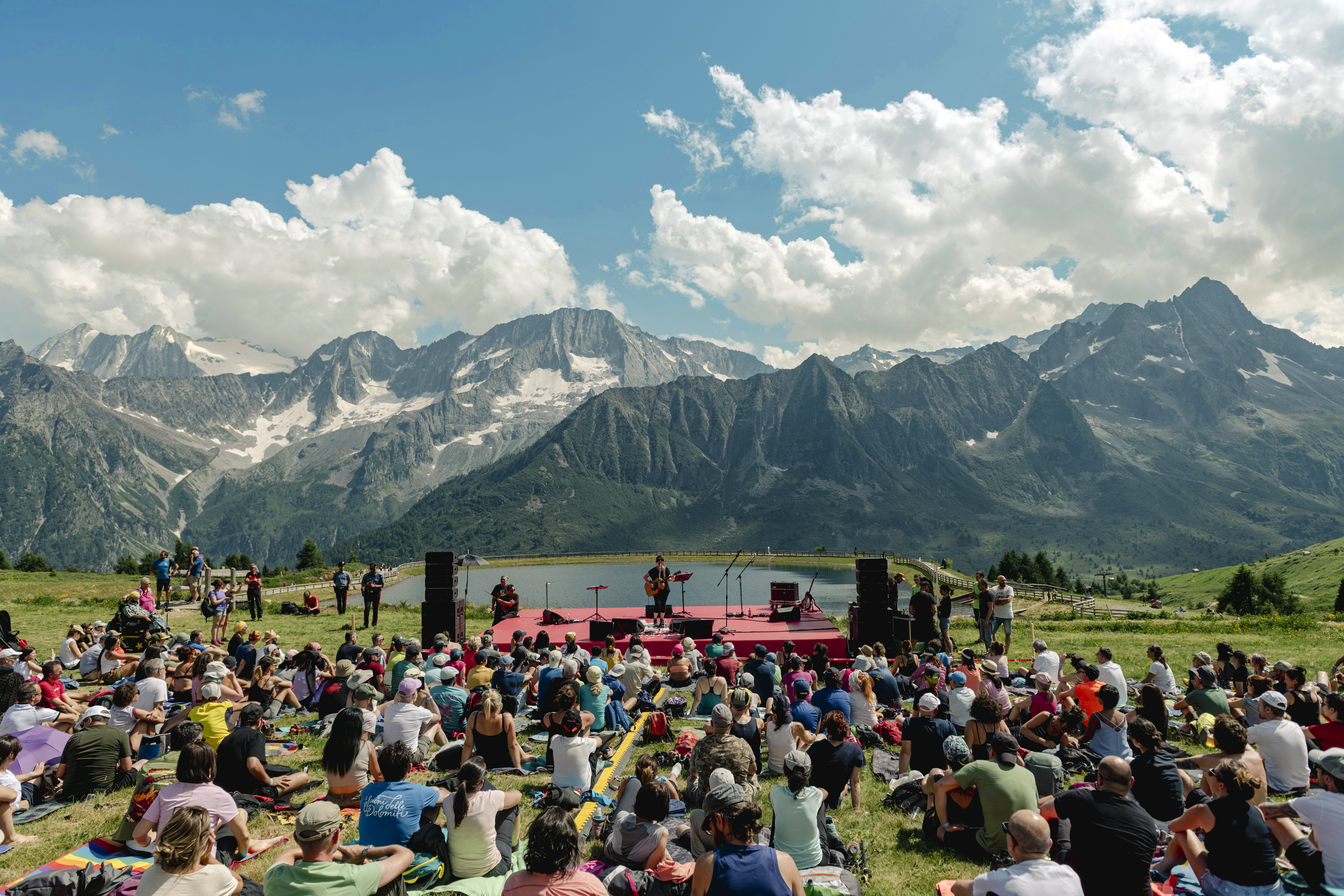 WATER MUSIC PARTY – ROCK MUSIC & BEER