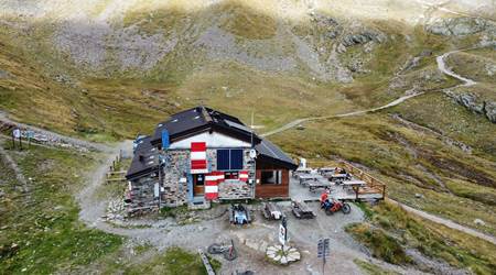 RIFUGIO BOZZI RIFUGIO BOZZI