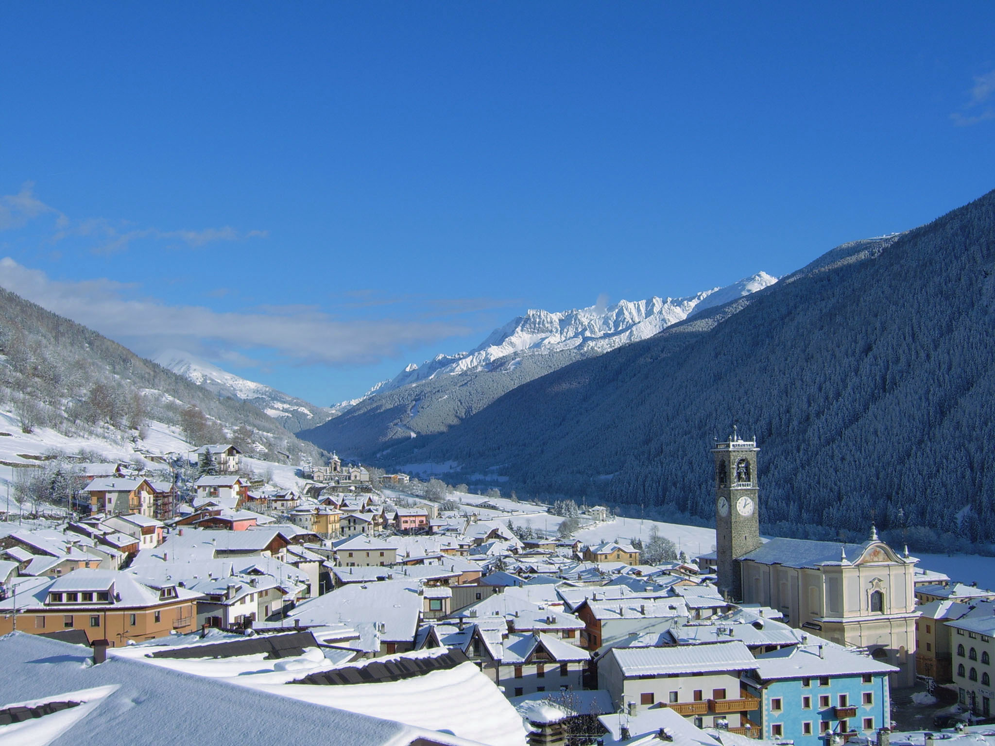 Vezza Inverno da Via Dante ritoccata.jpg