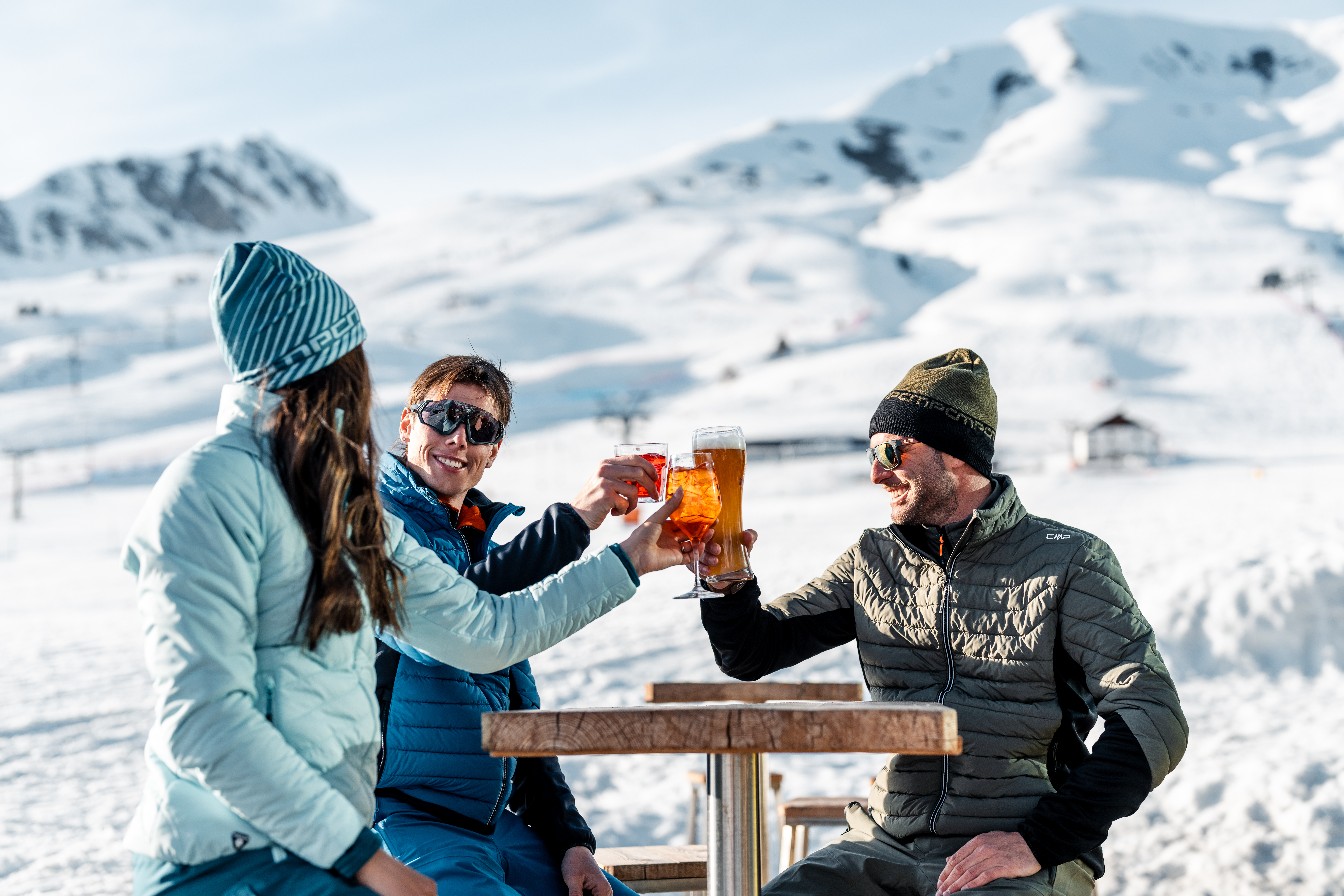 I rifugi di Ponte di Legno e Passo del Tonale si illuminano al tramonto