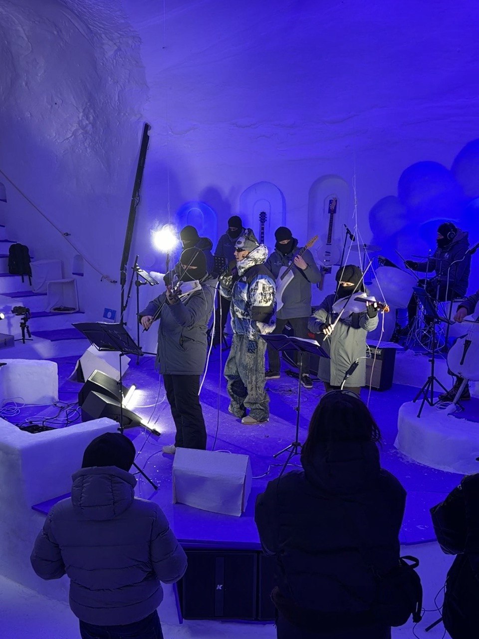 LOW-RED, IL RAPPER NELL’IGLOO