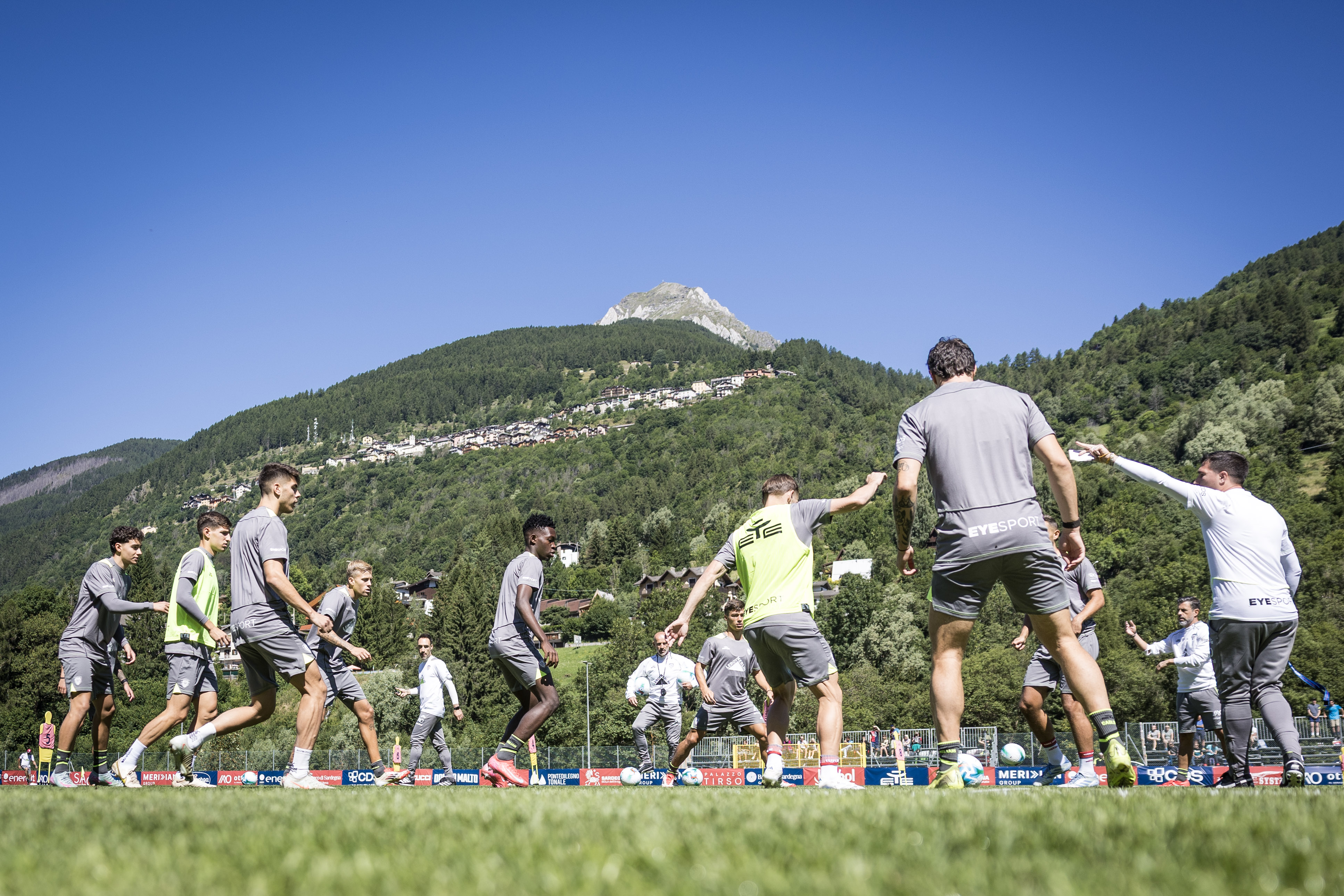 RITIRO CAGLIARI CALCIO 2026
