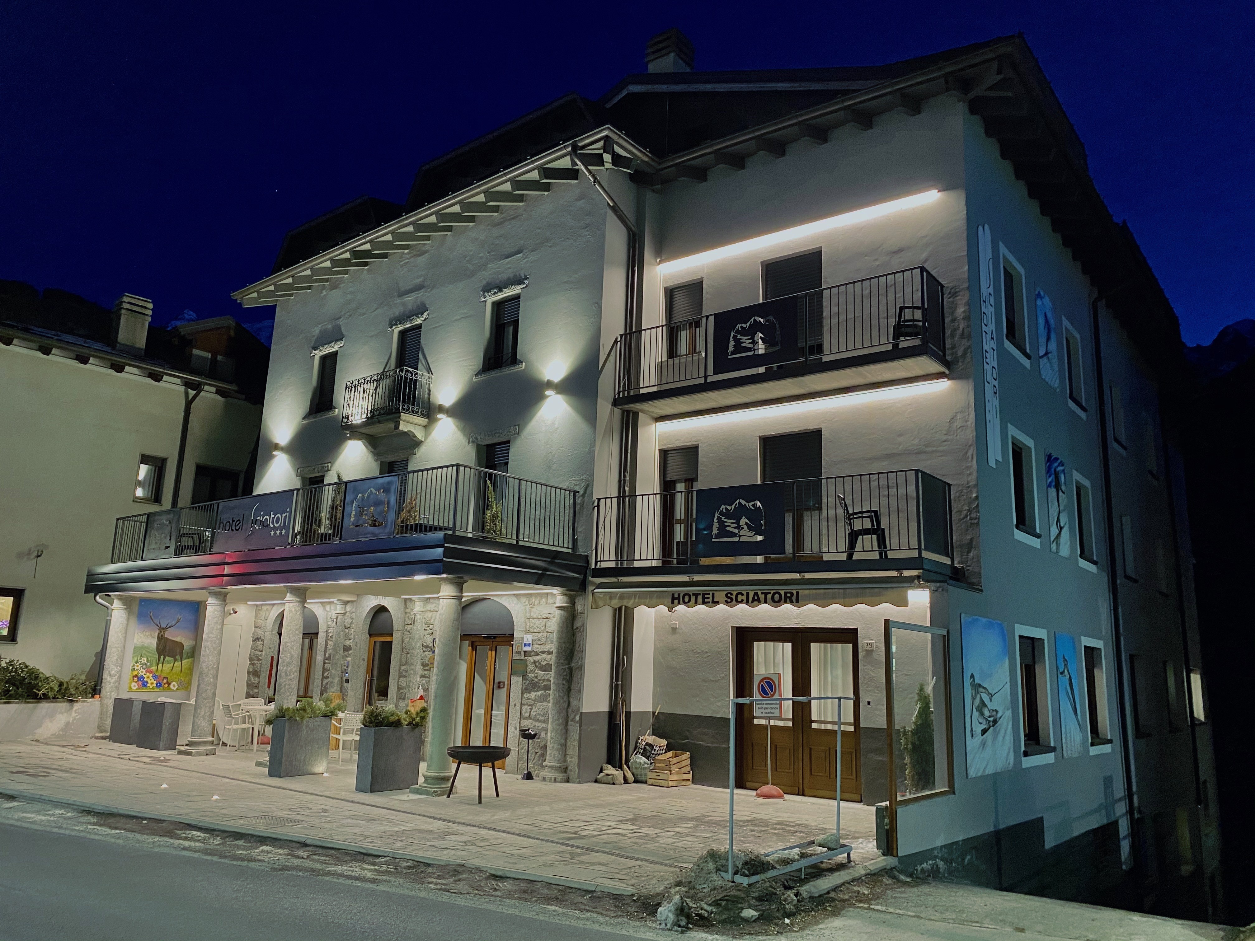 Sciatori Estate Notturno